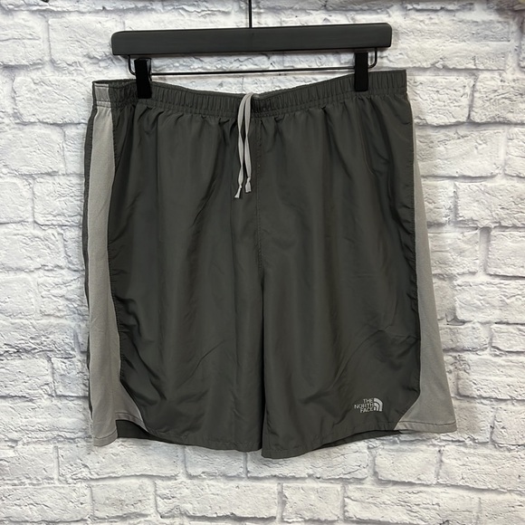 The North Face shorts | size Large | two toned gray - Picture 2 of 10